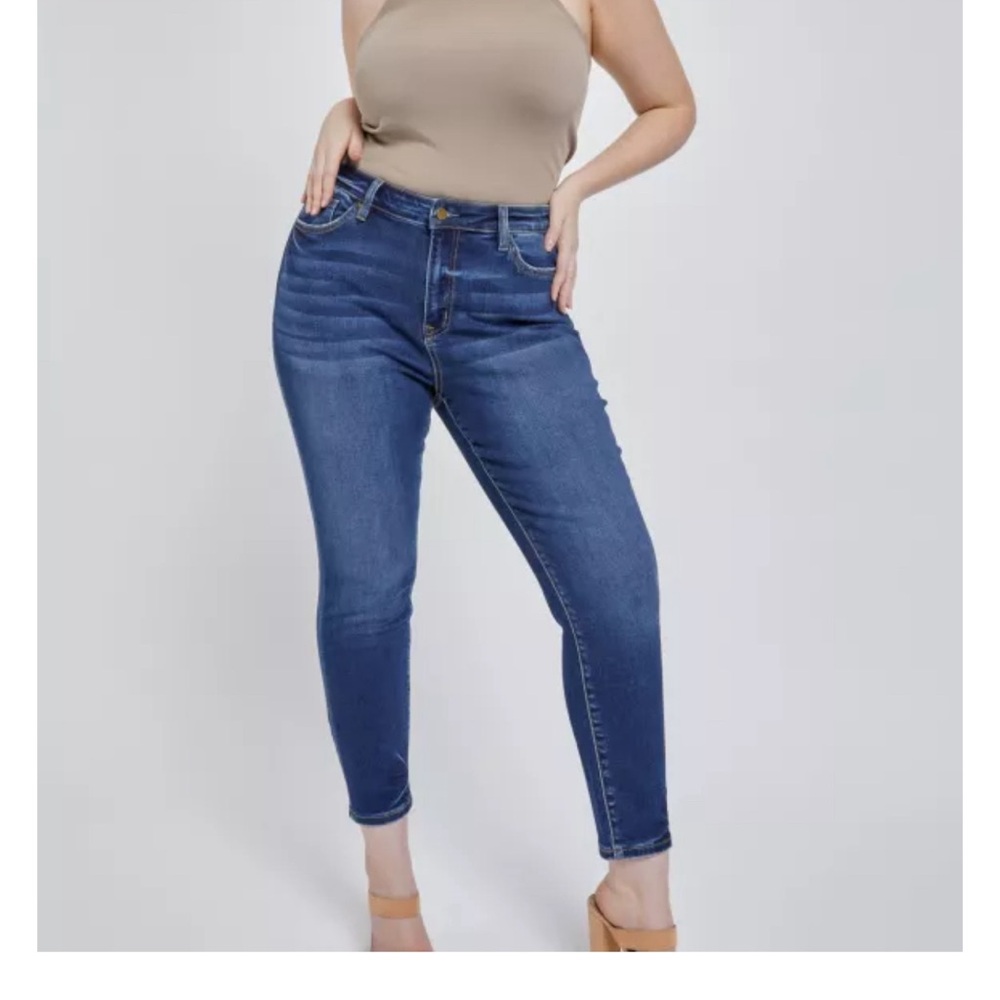 MICA JEANS